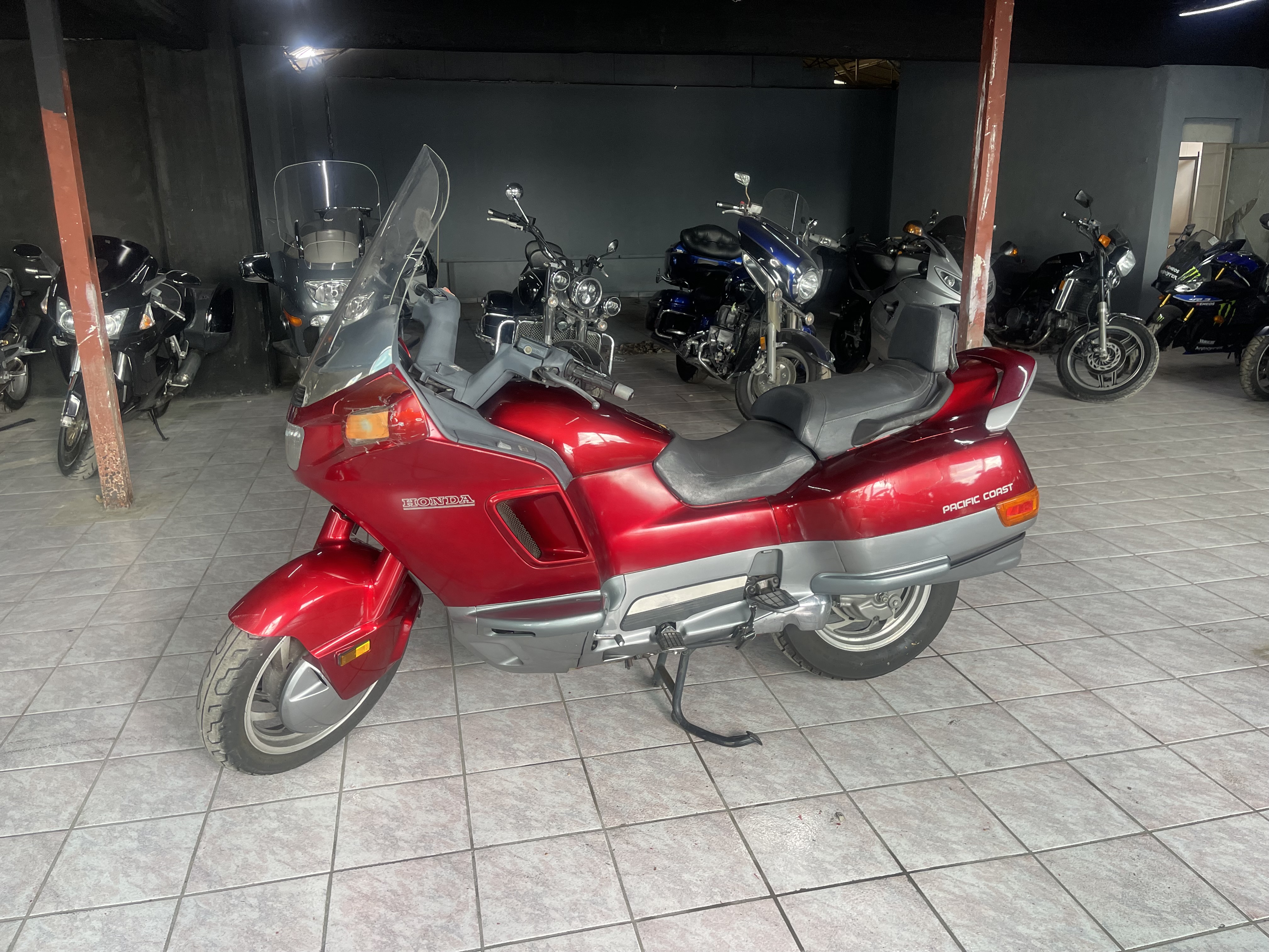 Honda pacific coast 800 1990 image 4