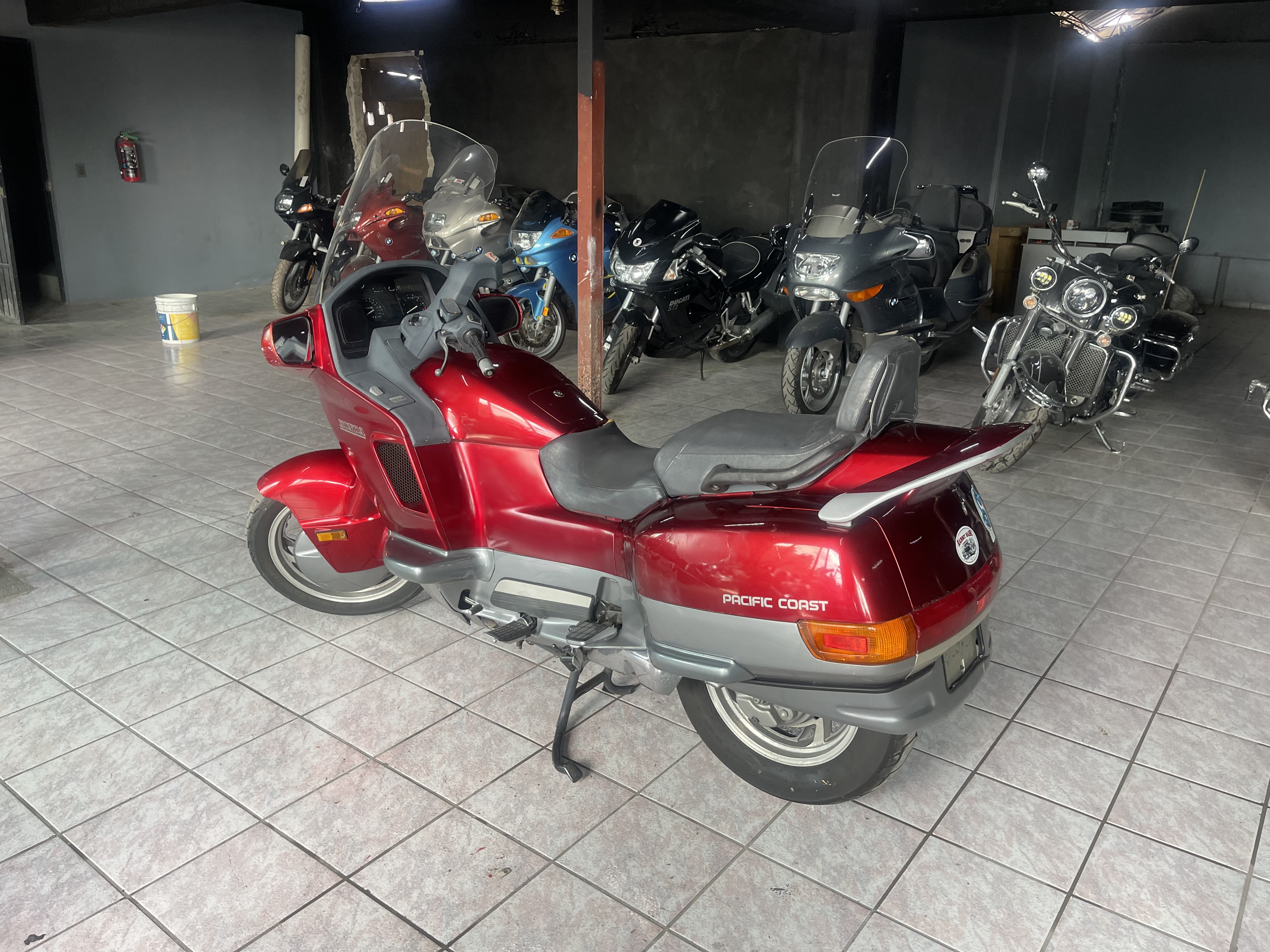 Honda pacific coast 800 1990 image 6