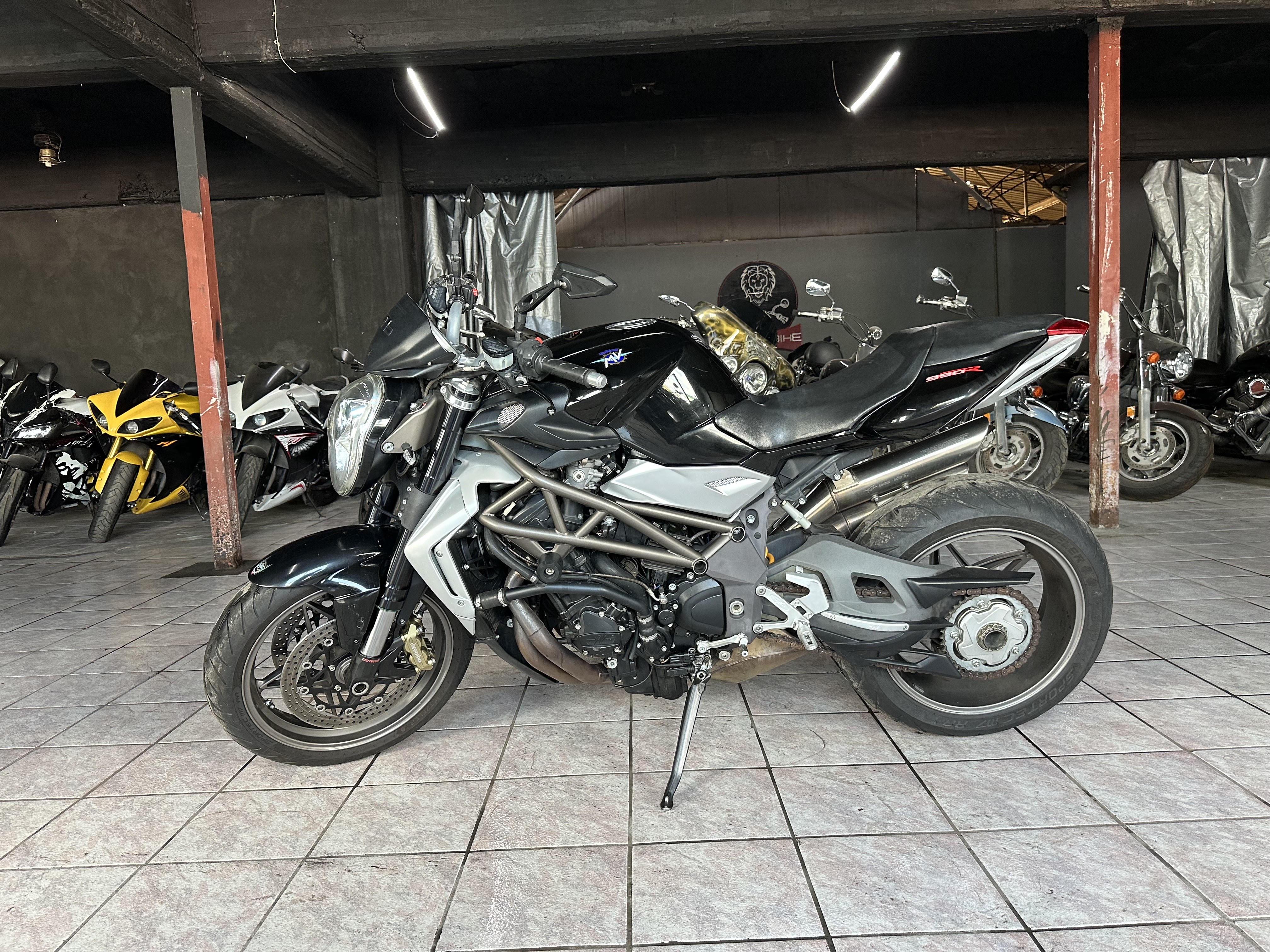 Brutale R 990 2010 image